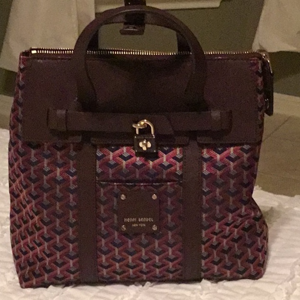 🌈 SALE Beautiful Henri Bendel Backpack